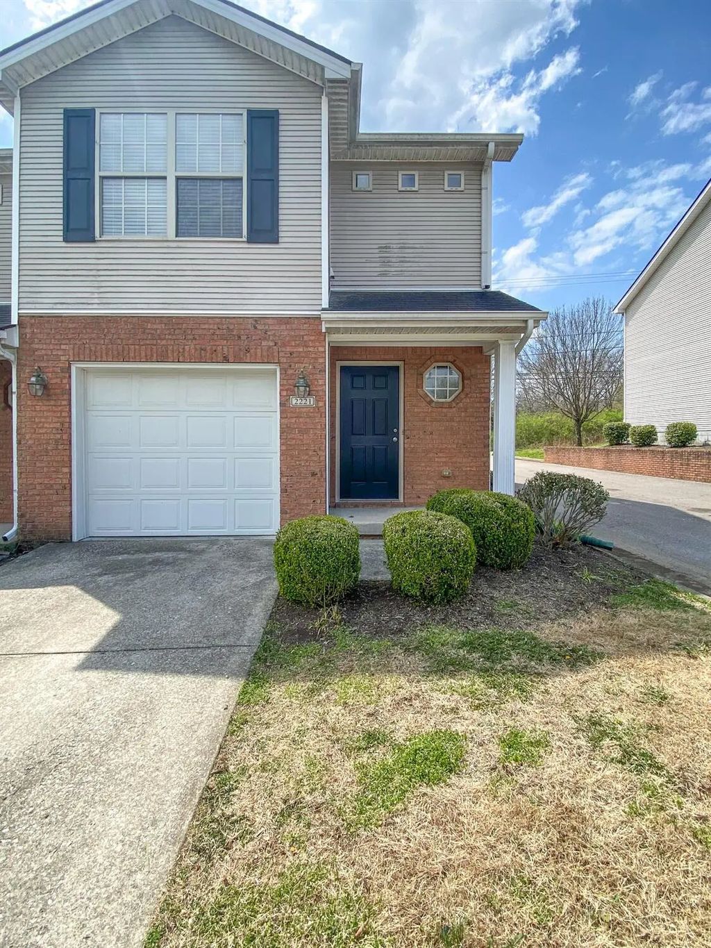 2221 Reserve Court, Lexington