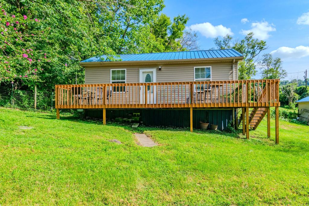 3208 Ford Hampton Road, Winchester