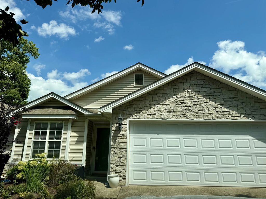 2773 Michelle Park, Lexington