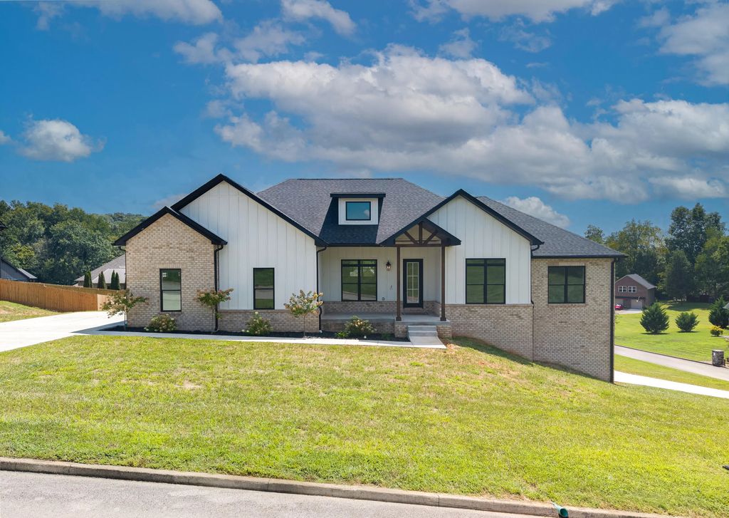 442 Woods Edge Drive, Somerset