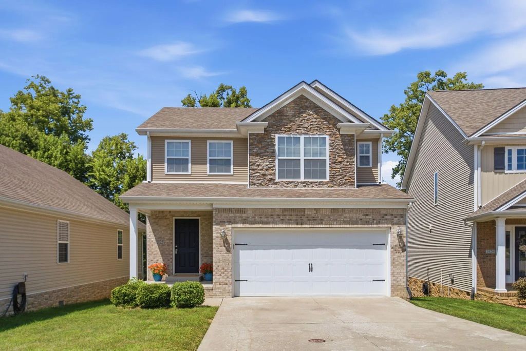 1925 Falling Leaves Lane, Lexington