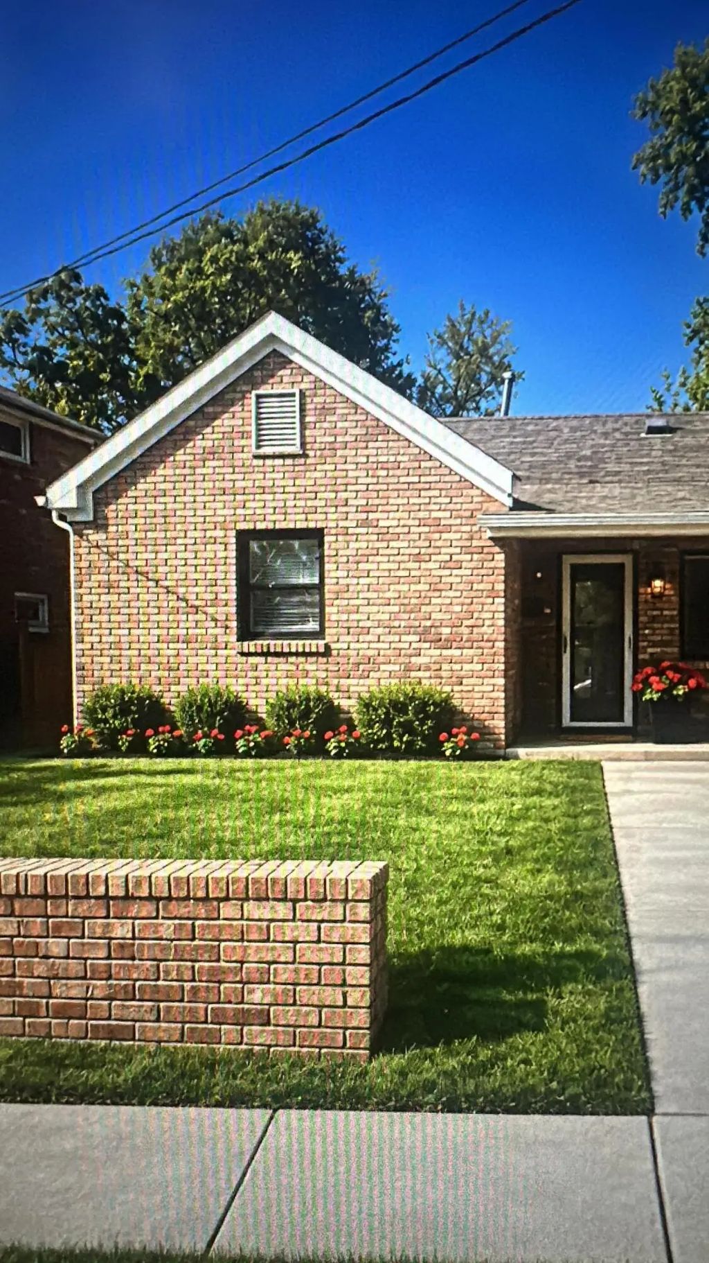 388 Roosevelt Boulevard, Lexington
