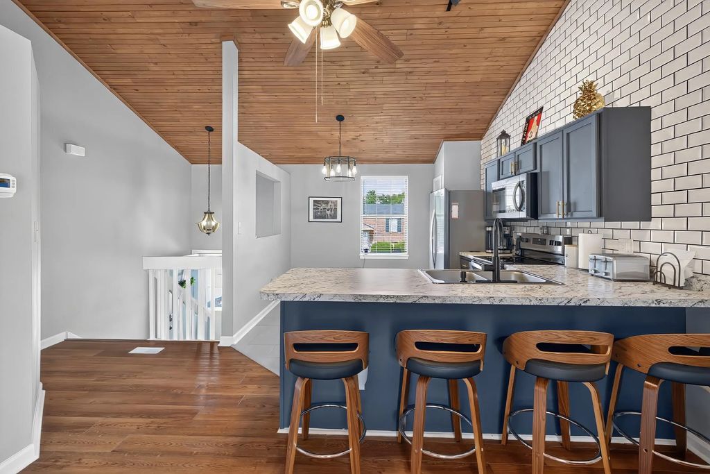 3504 Roundtable Way, Lexington