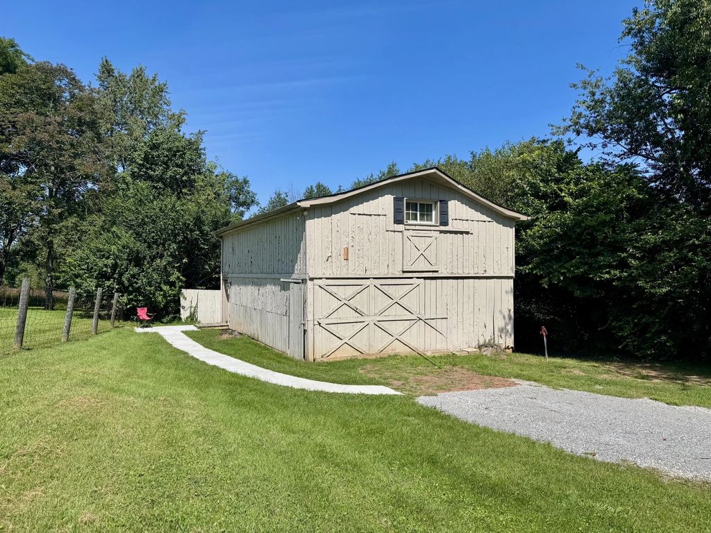 1065 Mackey Pike, Nicholasville