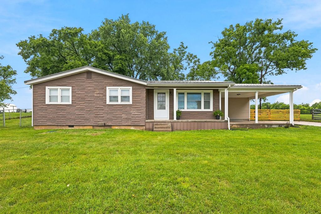 198 Hilltop Drive, Winchester