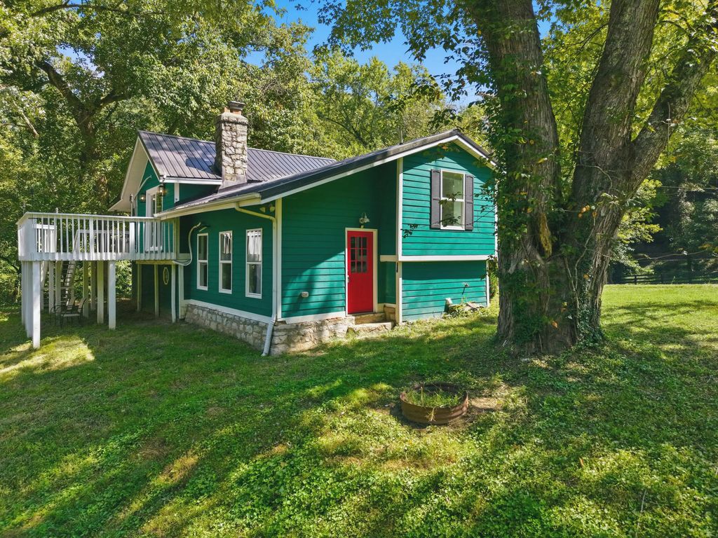 682 Athens Boonesboro Road, Winchester