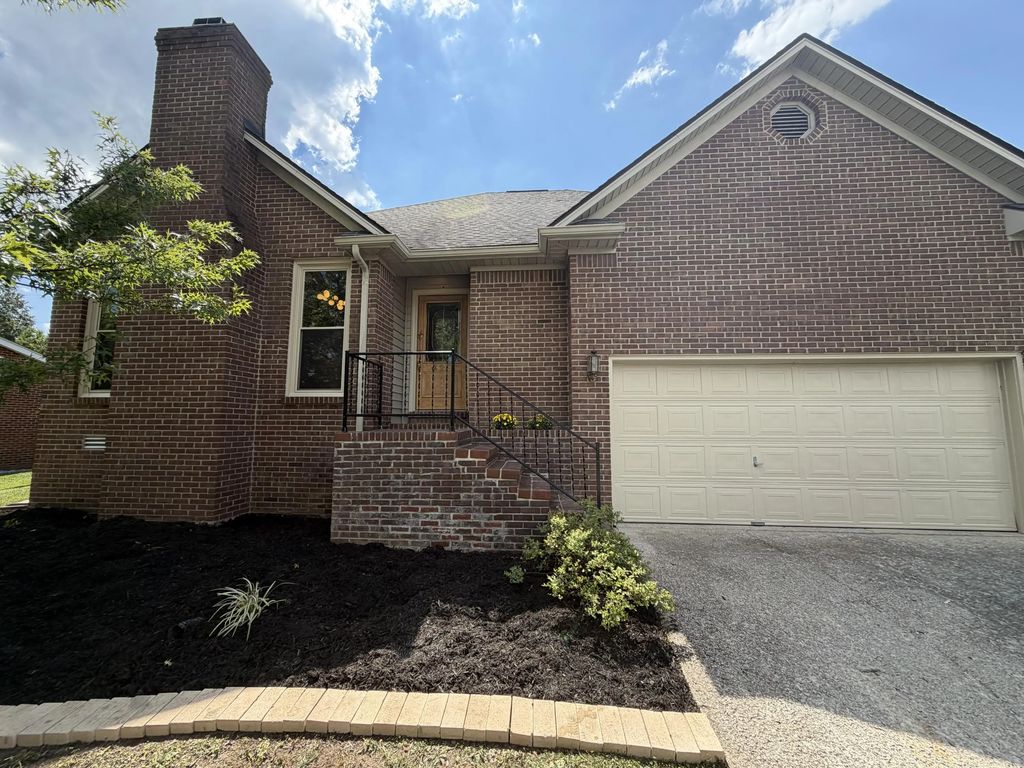 420 Calmes Boulevard, Winchester