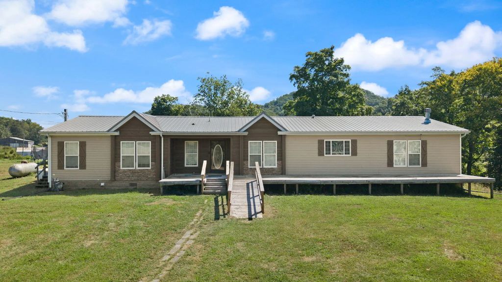 620 Black Pike, Hustonville