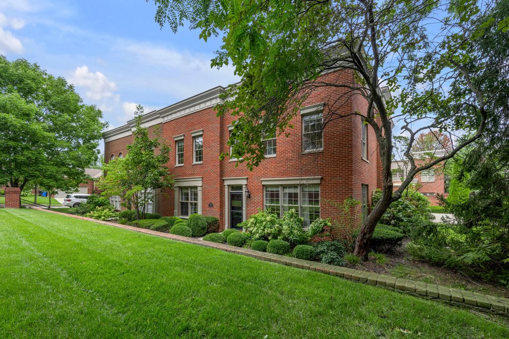 982 Village Green Avenue, Lexington