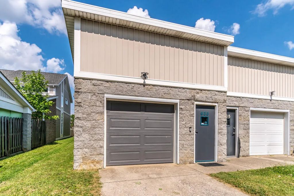 933 Mcclanahan Lane, Lexington