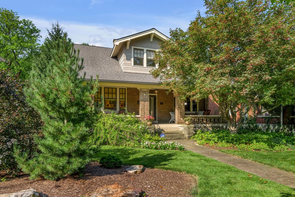 724 Bullock Place, Lexington