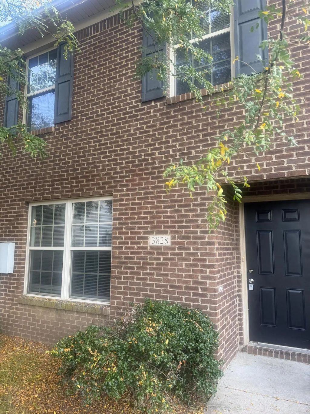 3828 Pinecrest Way, Lexington