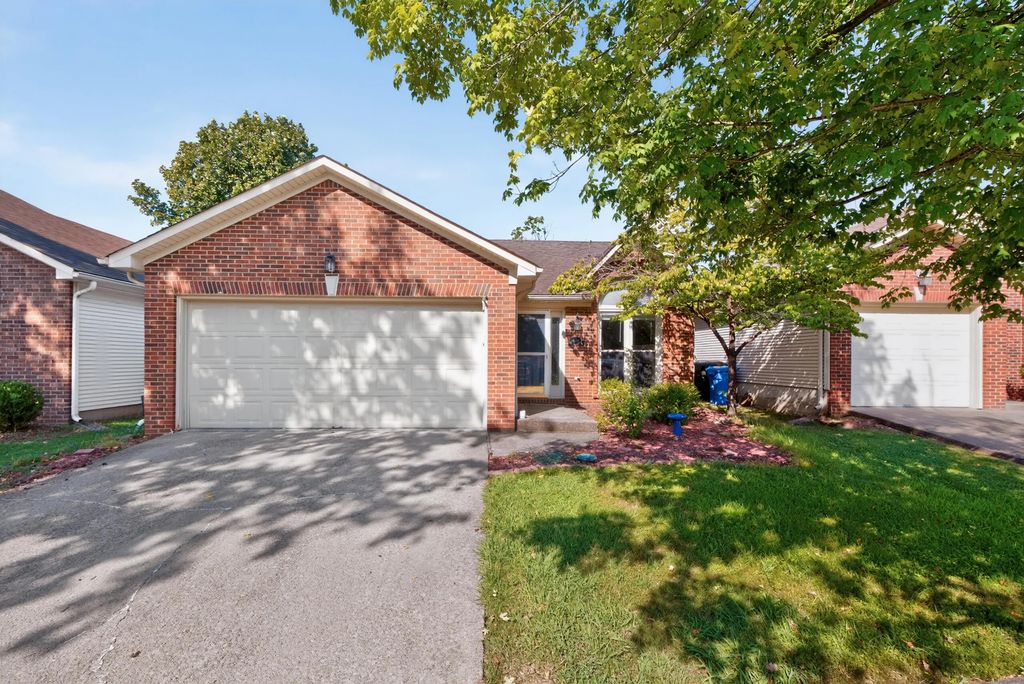 1141 Iron Lace Court, Lexington