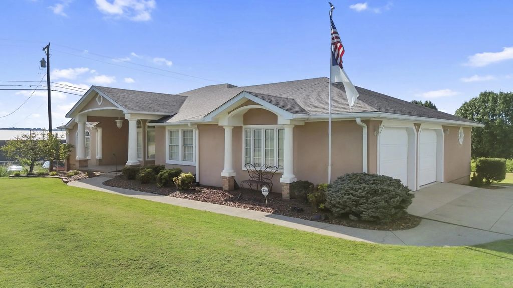 17 Windy Hills Drive, Somerset