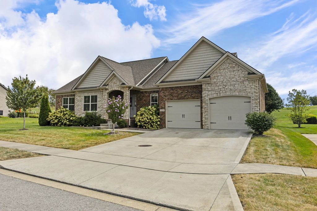 121 Sunningdale Drive, Georgetown