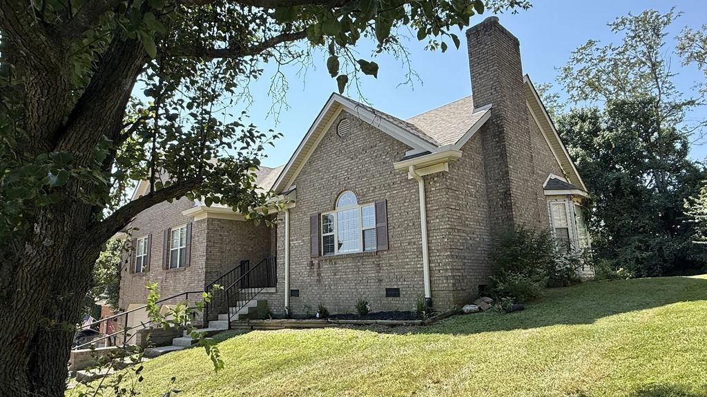372 Reynolds Drive, Richmond