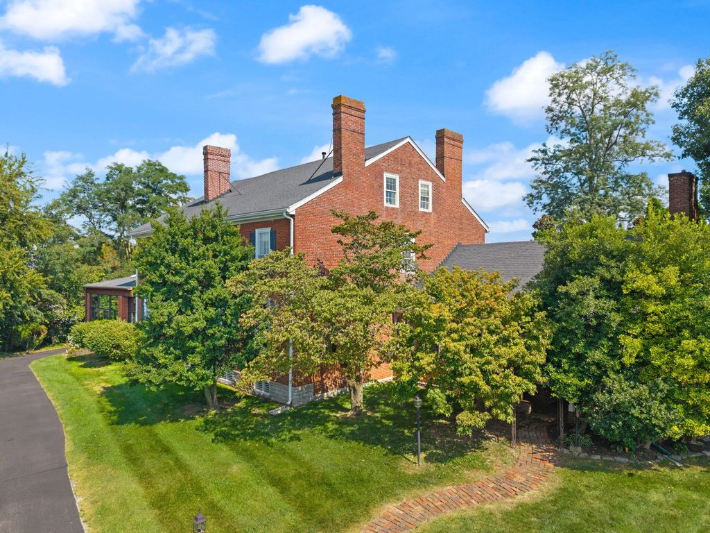 2205 Kenwood Drive, Lexington