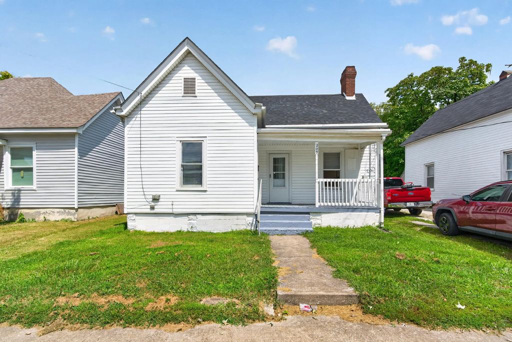 209 E Washington Street, Winchester