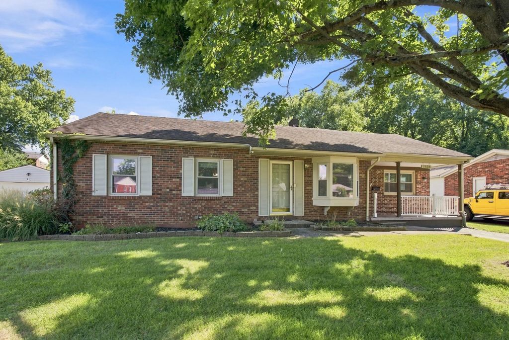 2432 La Rochelle Road, Lexington