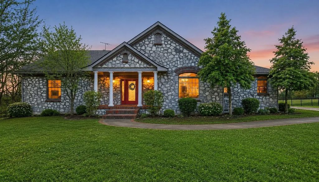 120 Old Pond Way, Richmond