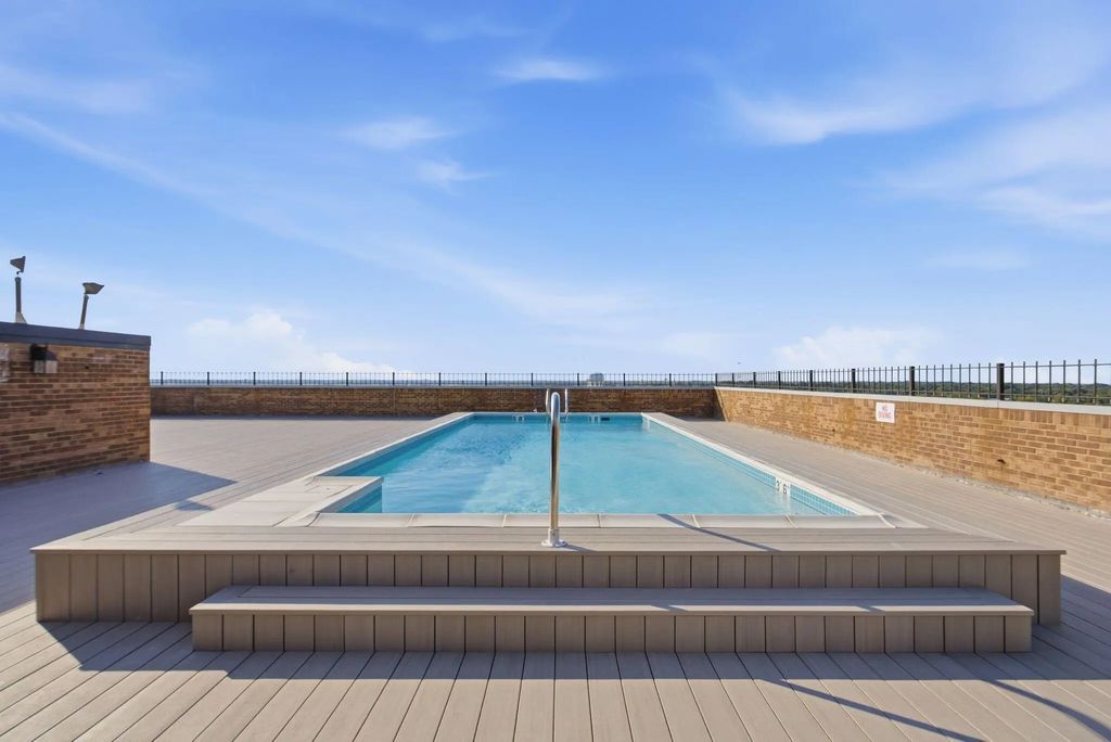 355 S Broadway Park 305, Lexington
