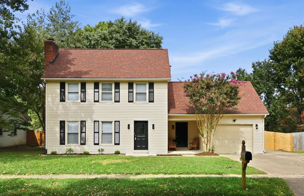 510 Sheffield Drive, Versailles