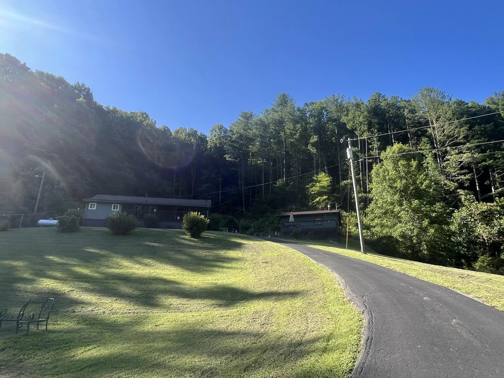 341 Long Branch Right Fork Road, Arjay