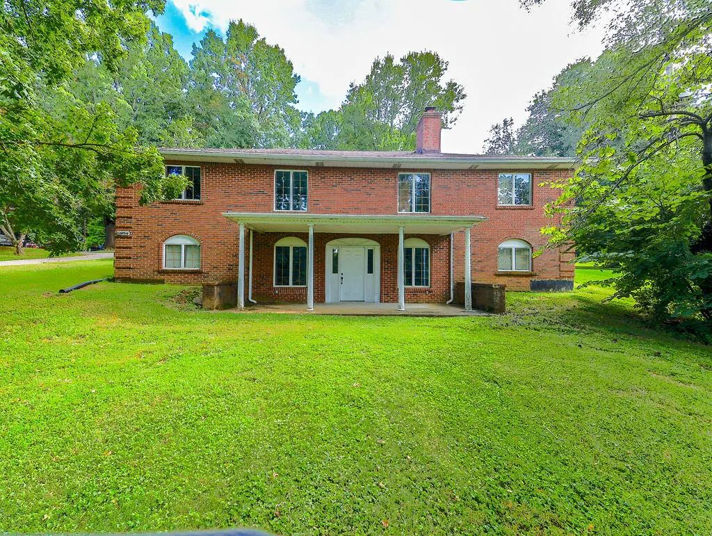8804 Watterson Trail, Louisville
