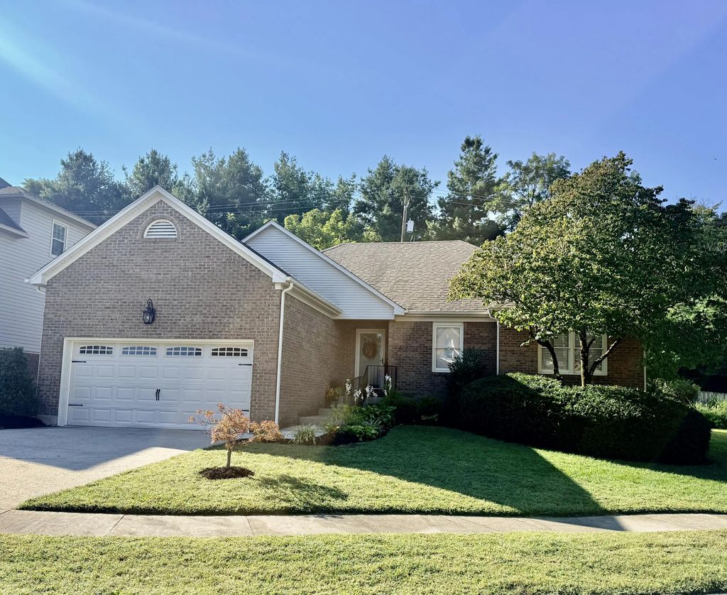 4709 Brookside Way, Lexington