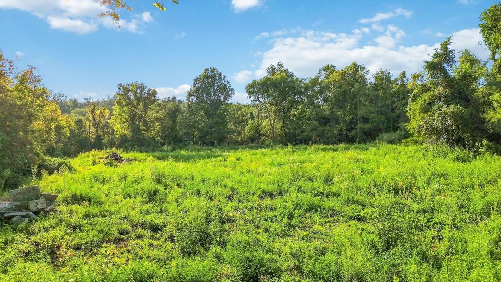 729 Richmond Road, Berea
