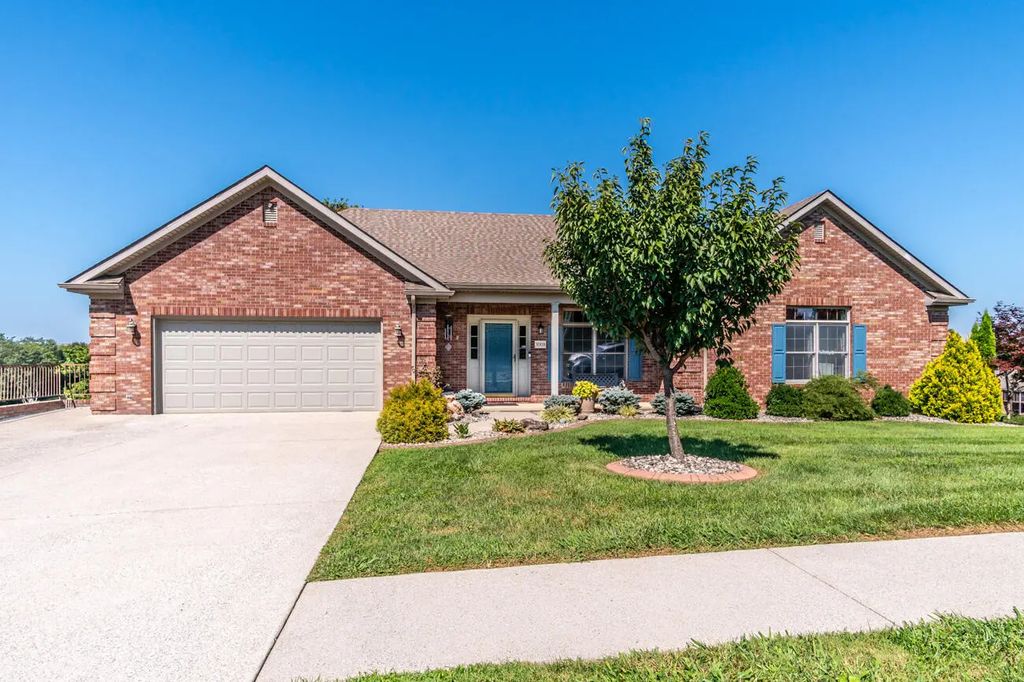 3008 Woodfield Circle, Richmond