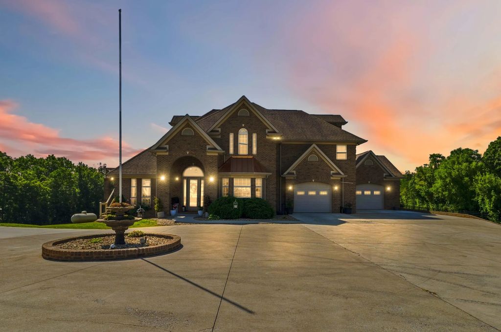 585 Tunnel Ridge Road, Stearns