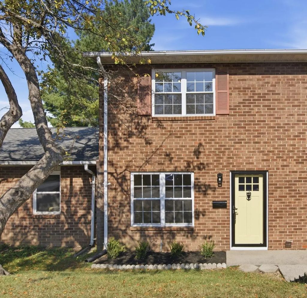 3500 Warwick Drive 24, Lexington