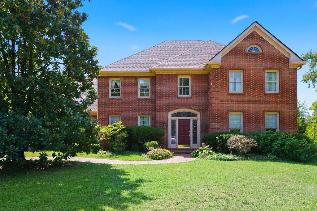 886 Mcmeekin Place, Lexington