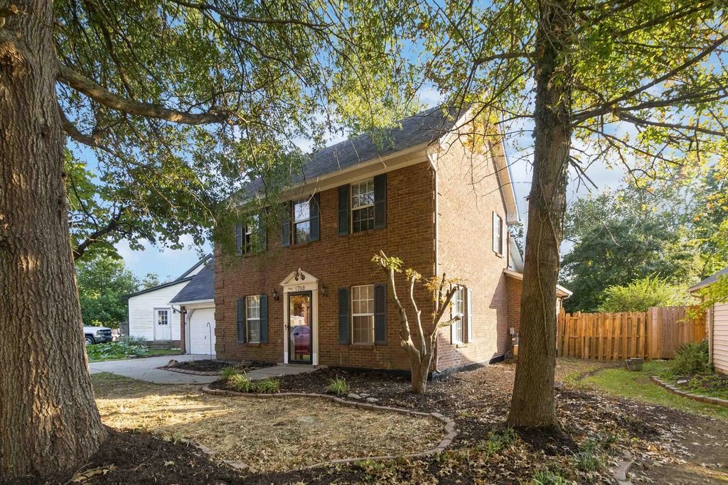 1708 Houndstooth Glen, Lexington