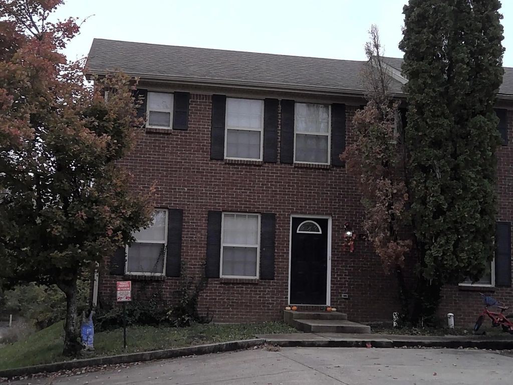 3815 Lady Di Lane, Lexington