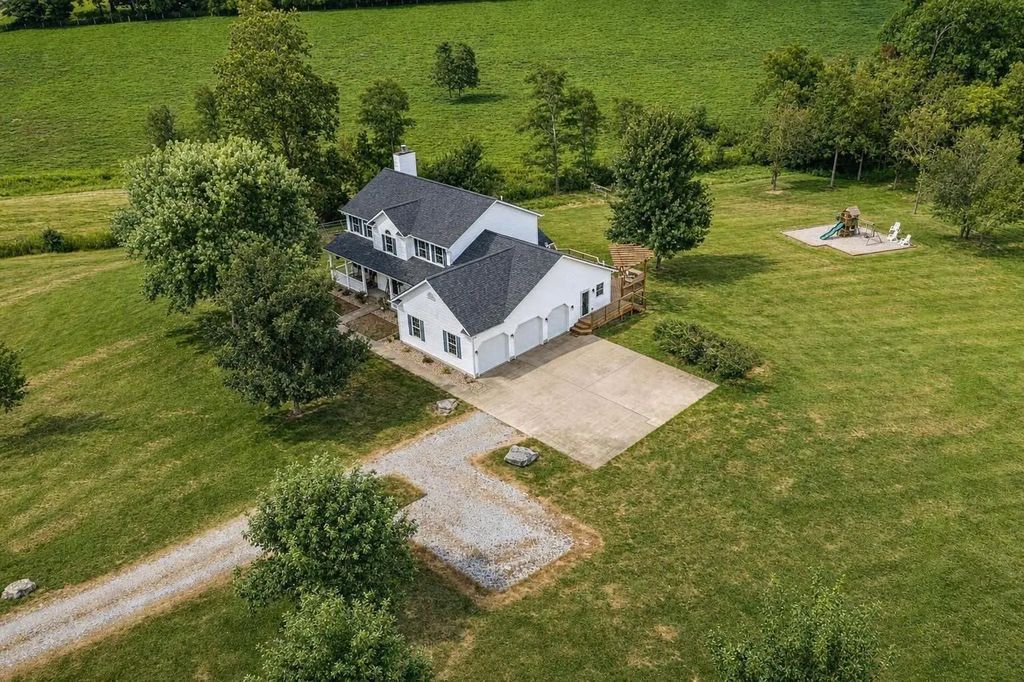 1078 Cane Ridge Road, Paris