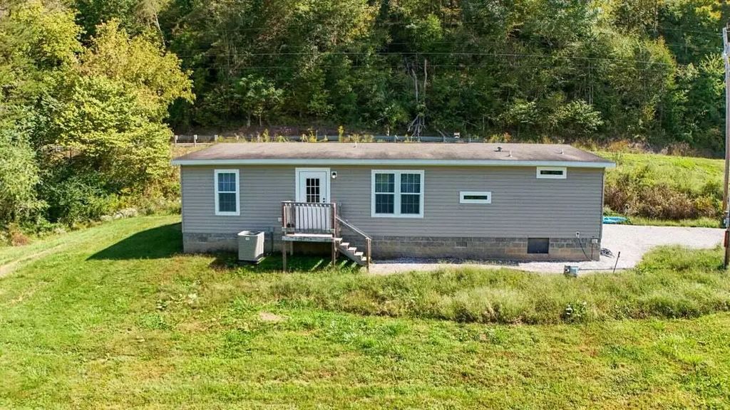 13735 Kentucky 66, Oneida
