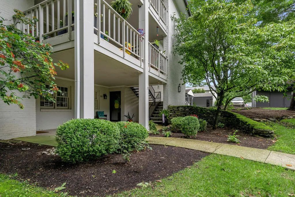 395 Redding Road 207, Lexington