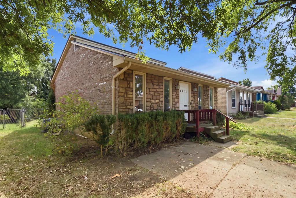 1027 Trent Boulevard, Lexington