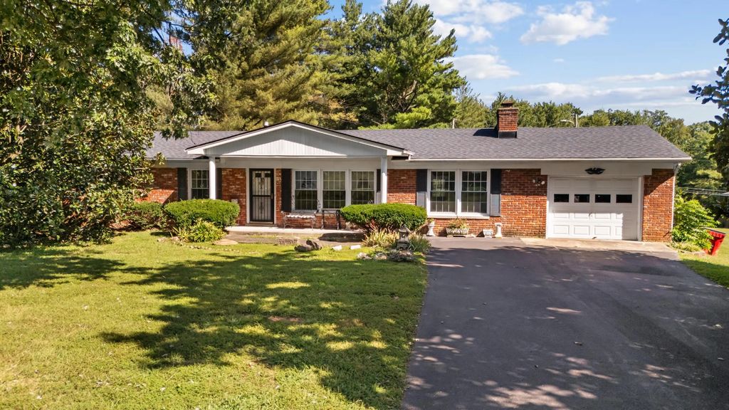178 Schofield Lane, Frankfort