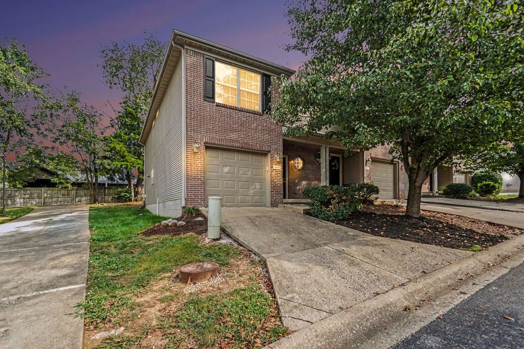 3815 Pine Ridge Way, Lexington