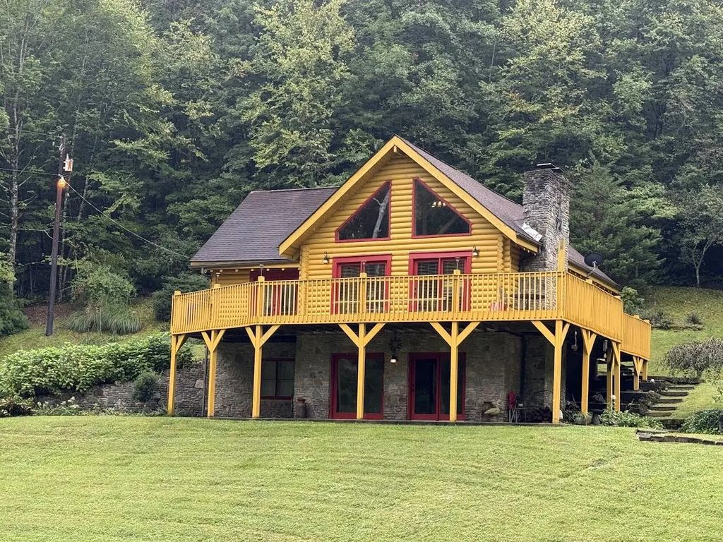 1040 1040 Red Hill Rd Road, Livingston