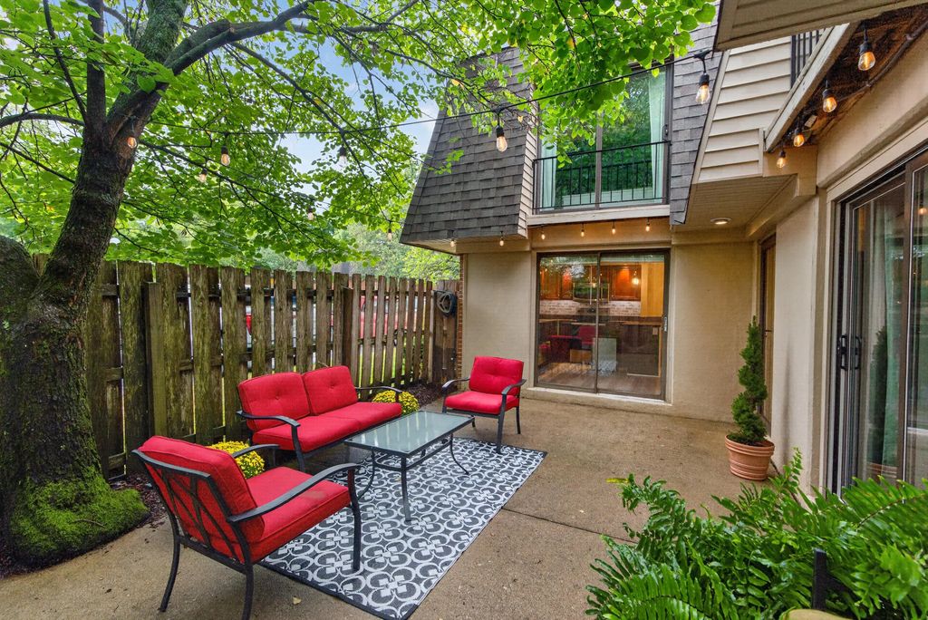 401 Redding Road 29, Lexington