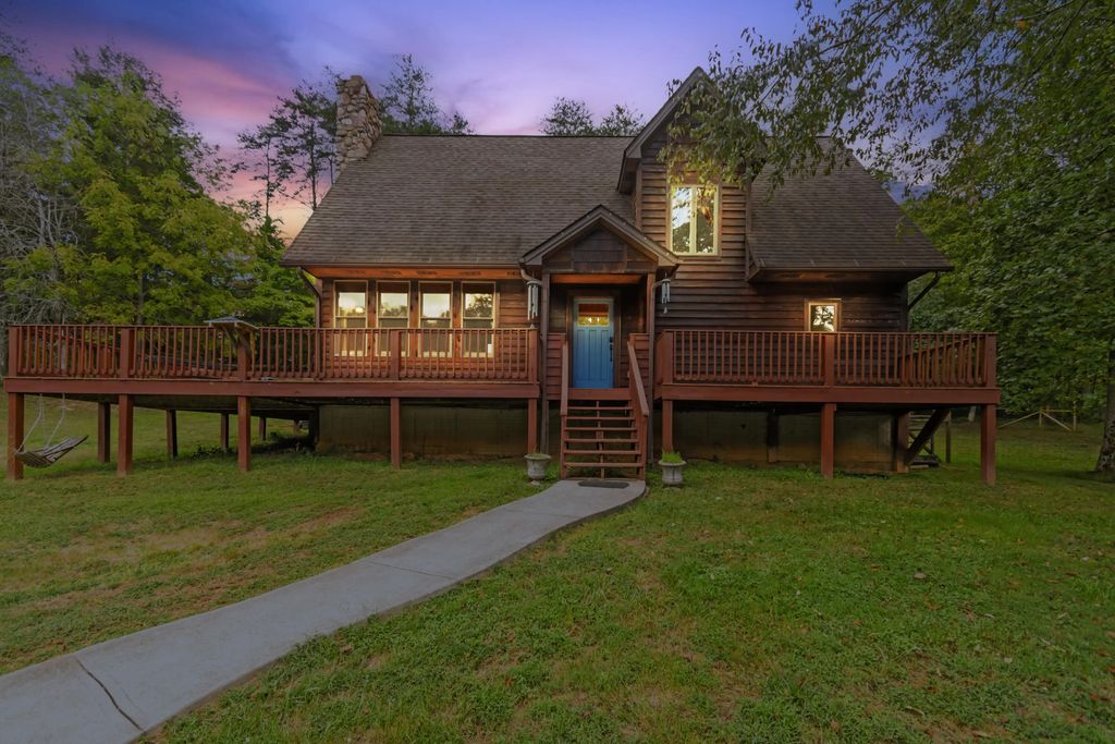 1975 Cherry Grove Road, Somerset