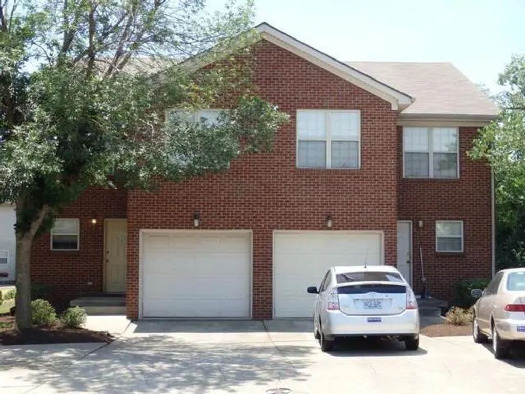 3811 Sugar Creek Drive, Lexington