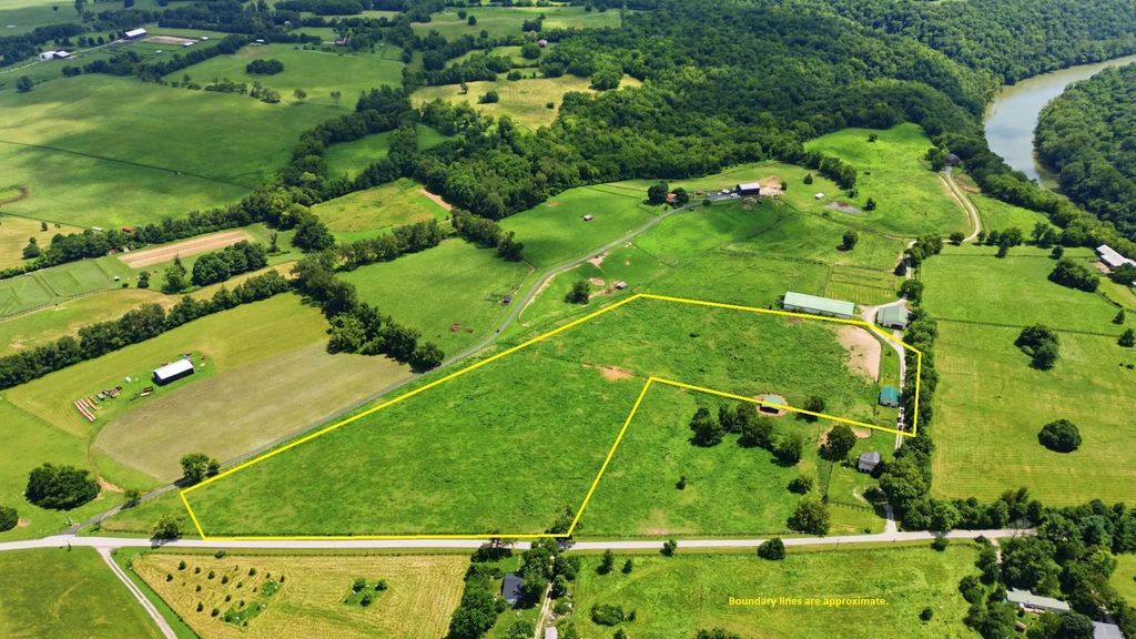2309-a Oregon Road, Versailles