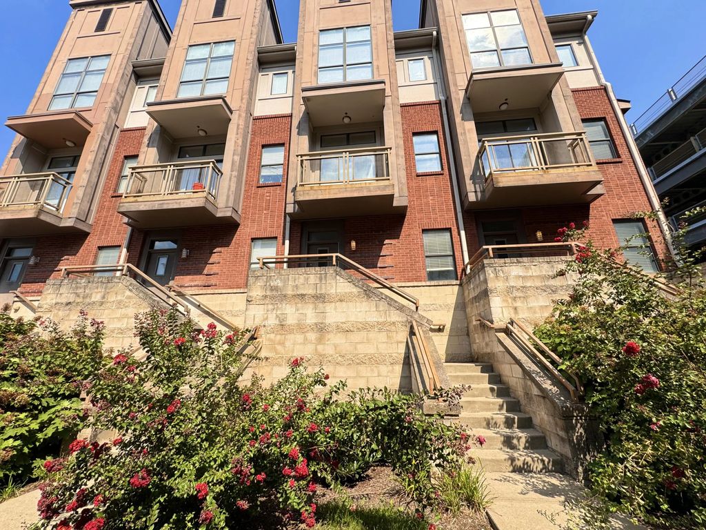 576 Bolivar Street, Lexington