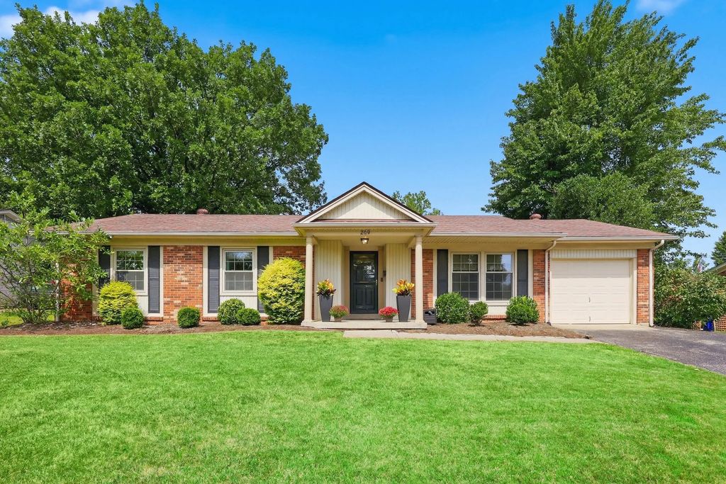209 Melbourne Way, Lexington