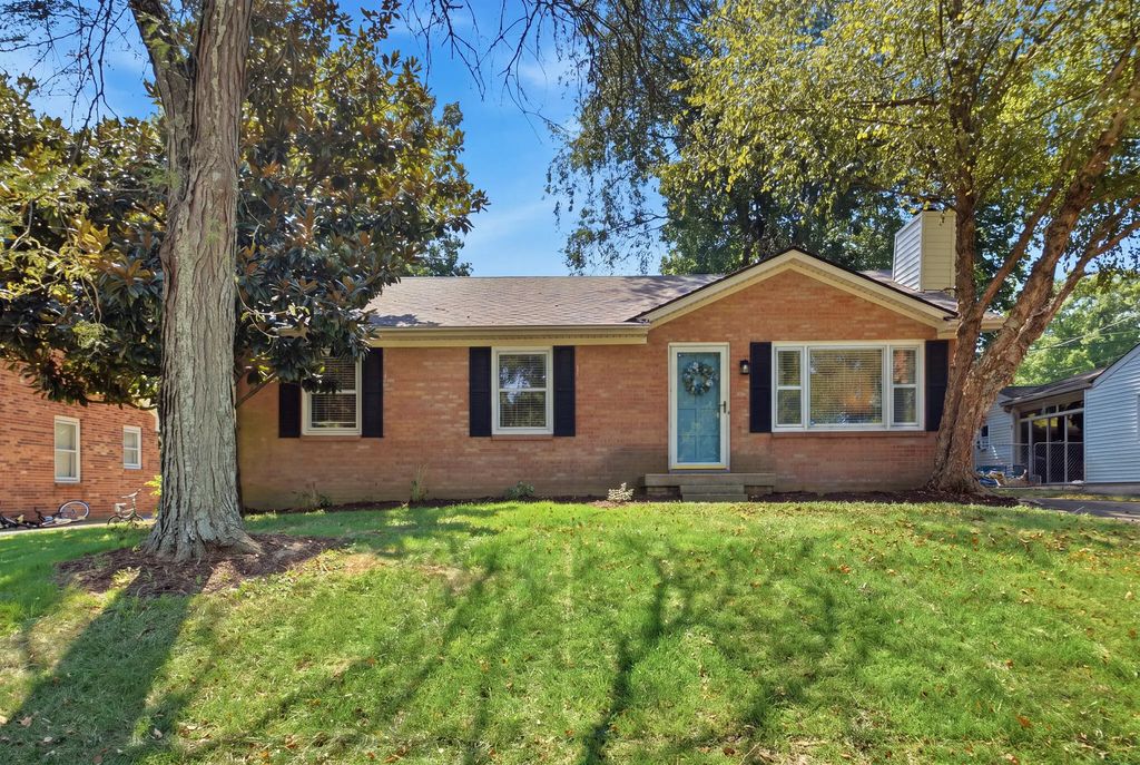 952 Gregory Way, Lexington